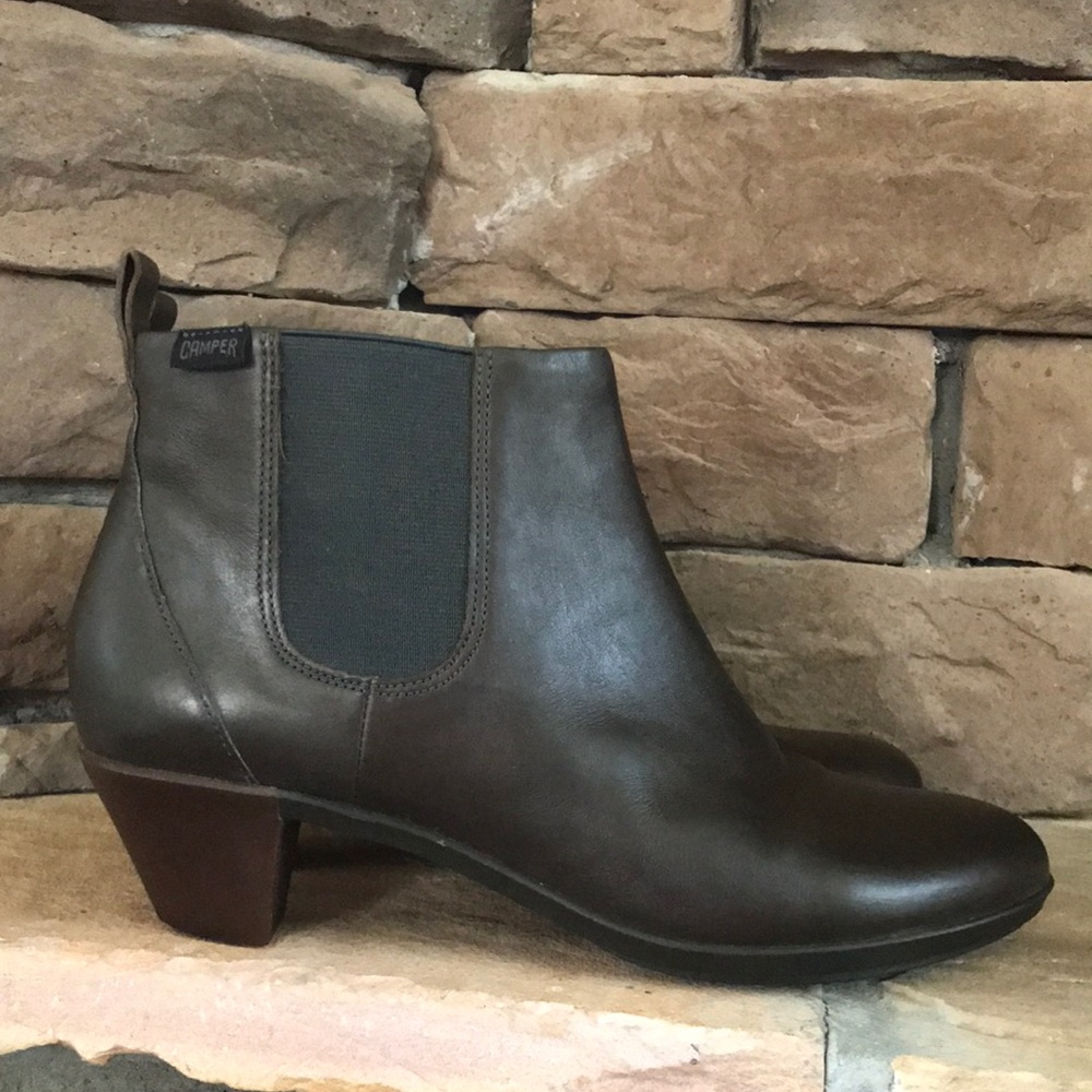 Camper brown leather ankle boots / 41 or 11
